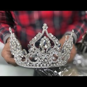 Crowns tiara diadem